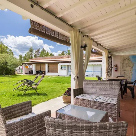 Casa Chiara Con Accesso Diretto Àrbatax